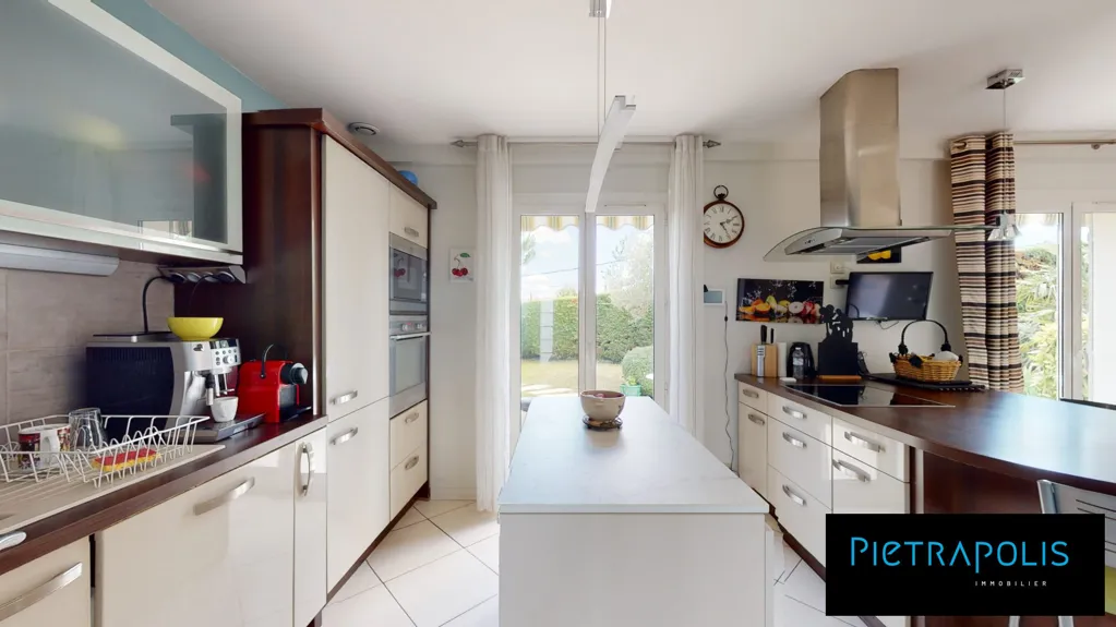 Cucina - Renovated House with Heated Pool in Chassagny
