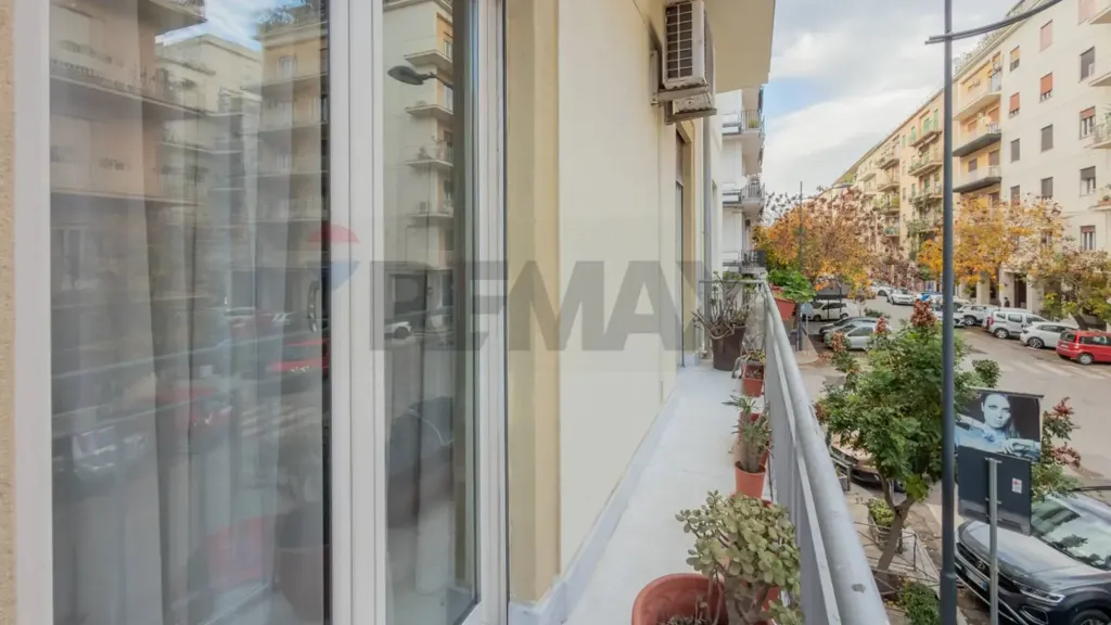 Rõdu - Rustic-Style Apartment with Balcony in Palermo