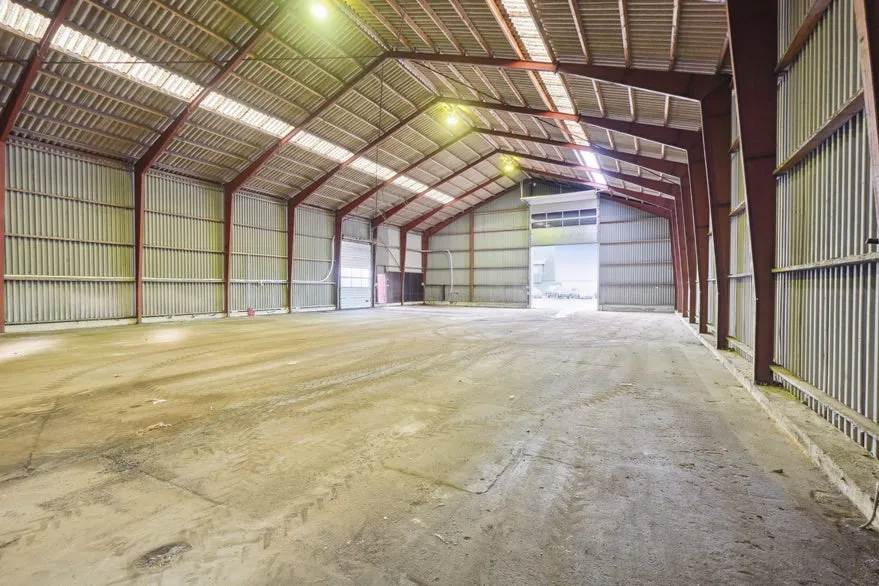 Pièces - Warehouse with Good Transport Access in Greve