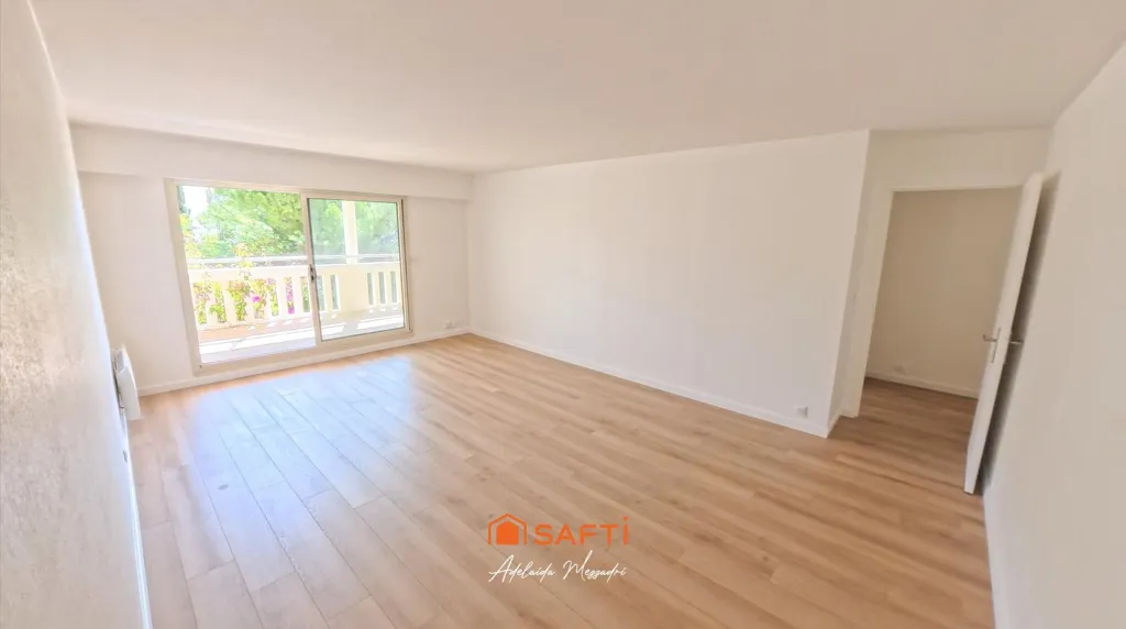 Stanze - 3-Piece Apartment with East-Facing Loggia in Nice