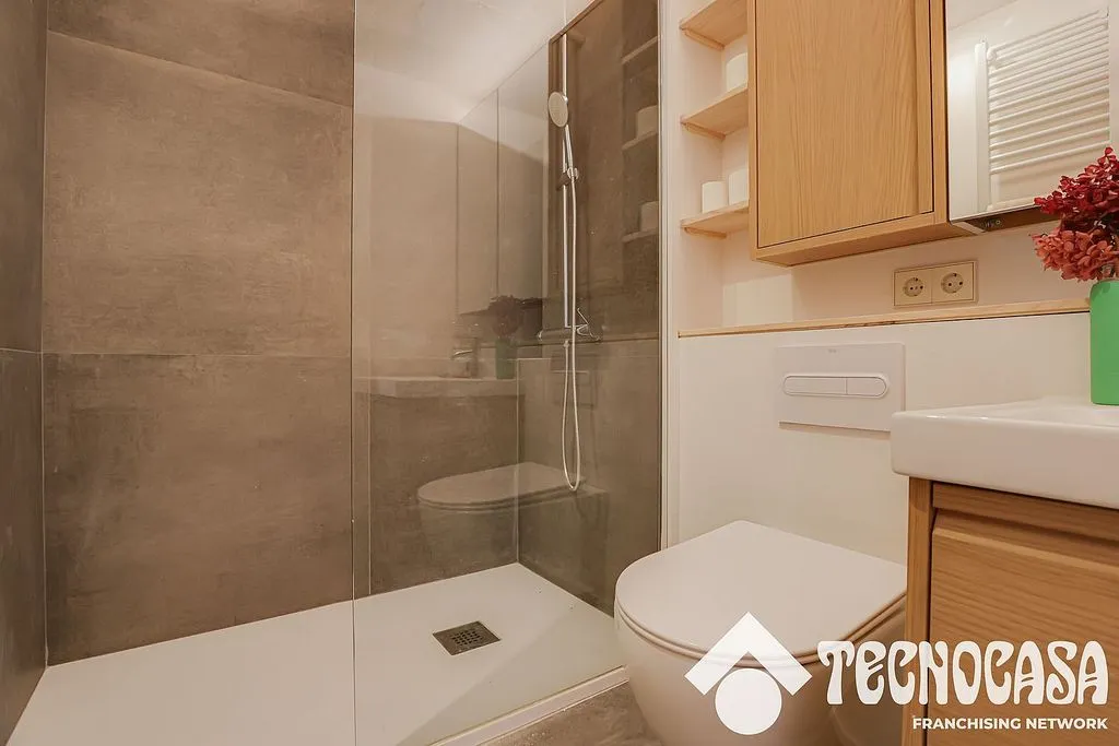 Vannitoad - Reformed Flat with Terrace in Sant Andreu