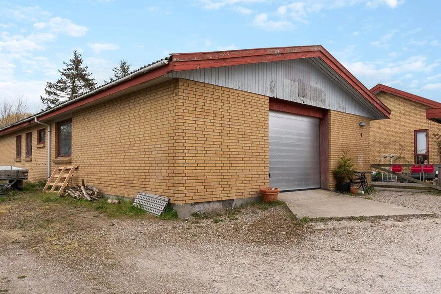 Esterno - Mixed-Use Property with Residential in Assens