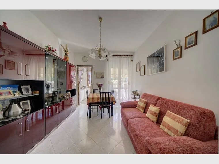 Elutuba - Partially Rented Flat with Balcony in Rivalta di Torino