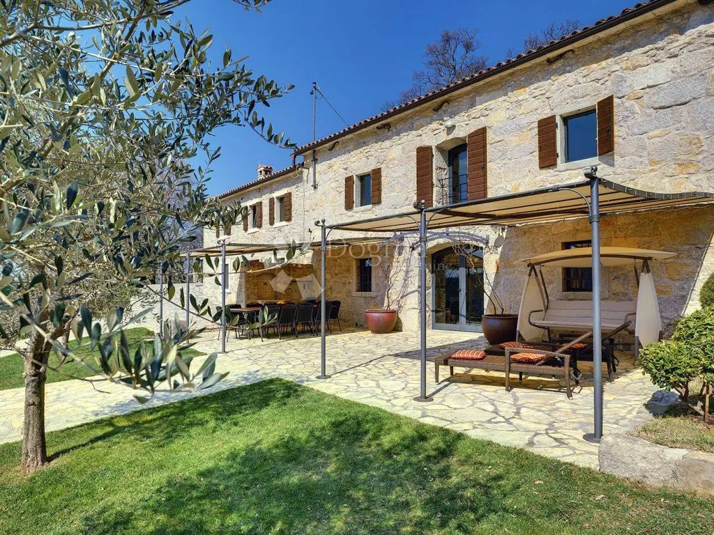 Extérieur - Historic Stone House with Pool in Lupoglav