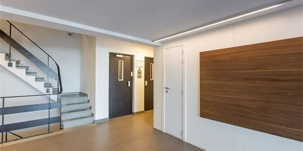 hallway_entrance