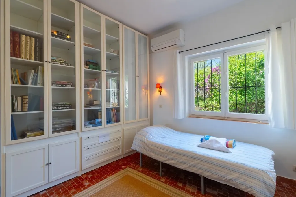 Chambres - Mediterranean Villa with Pool in Pla del Mar