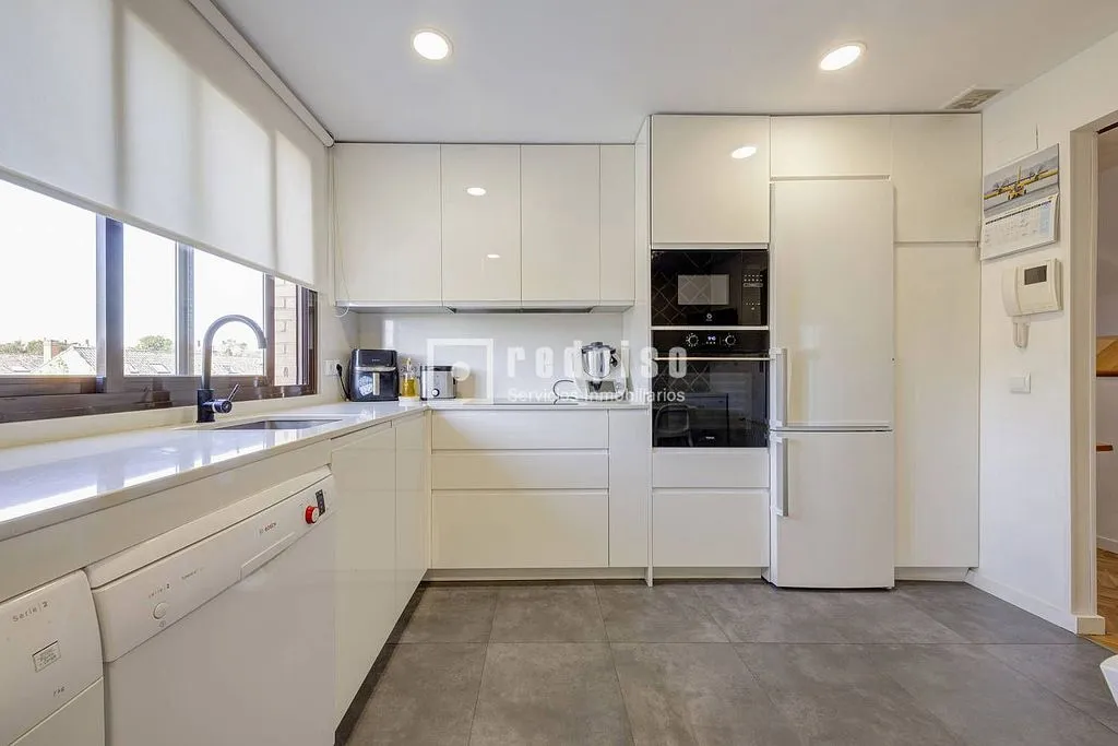 Kitchen - Duplex with Pool and Terrace in Boadilla del Monte