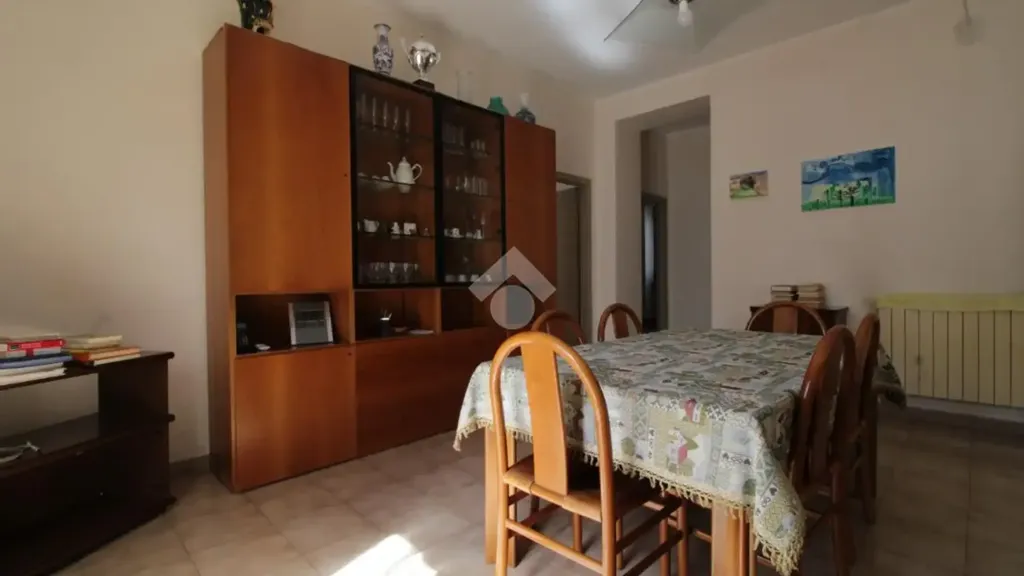 Salle à manger - Rear-Facing Apartment with Balcony in Terni