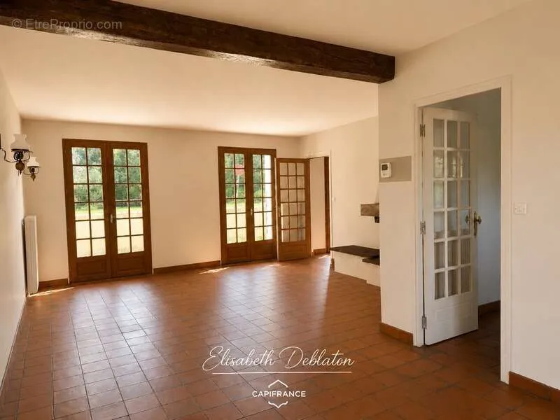 Séjour - Maison Familiale avec Jardin à Choisy-au-Bac