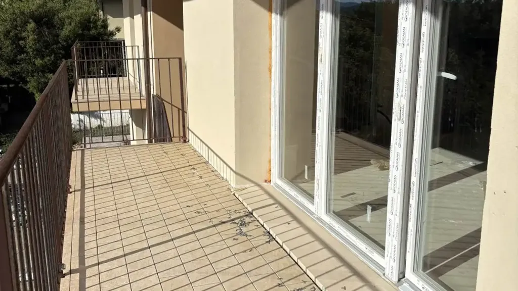 Rõdu - Modern Apartment with Terrazzo in Reggello