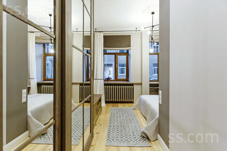 Ingresso - Modern 2-Bedroom Apartment in Riga Centre