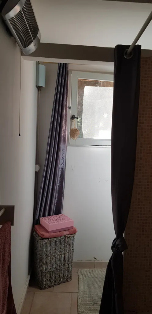 Salles de bain - Appartement de Type 2 avec Jardin Privatif à Cornillon Confolens