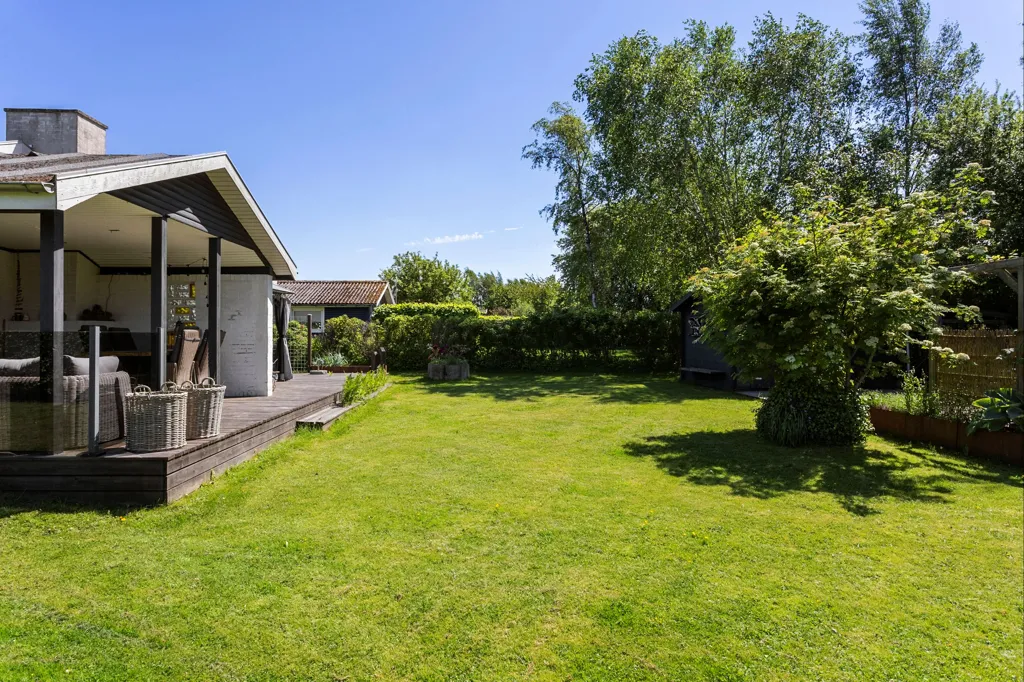 Jardin - Summerhouse with Garden in Bogense