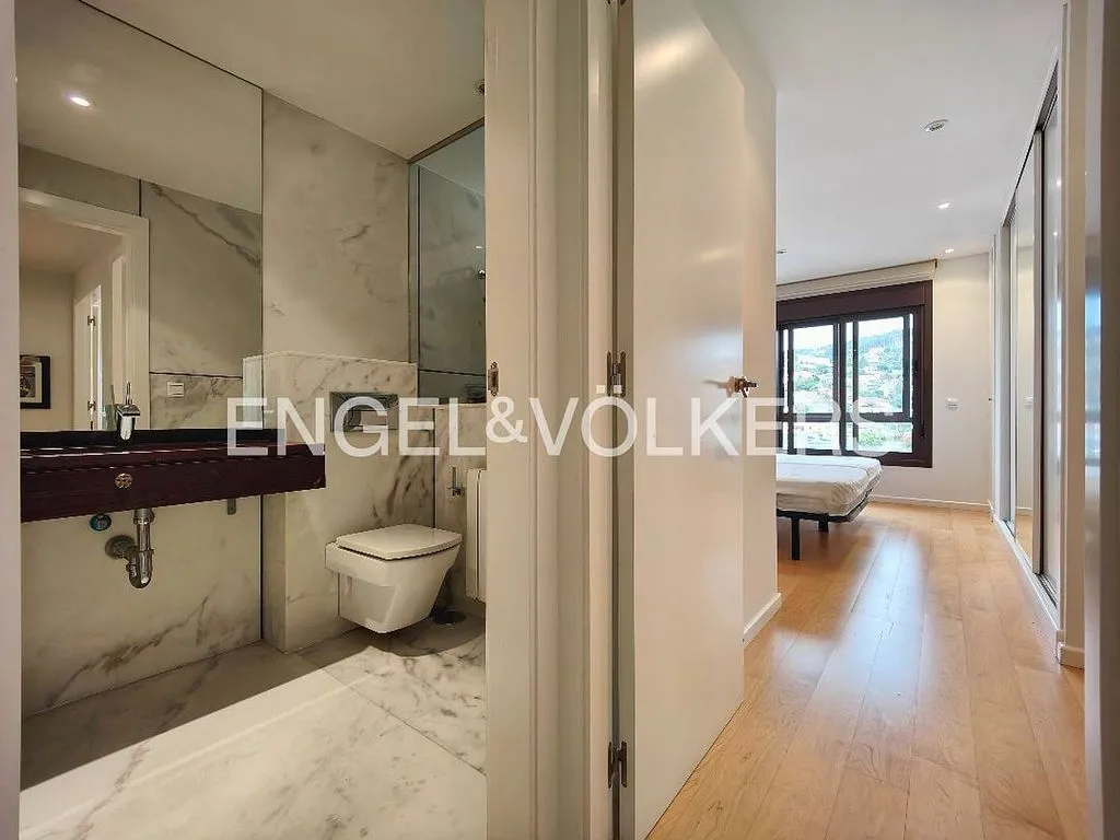 Vannitoad - 2-Bedroom Apartment with River View in Centre