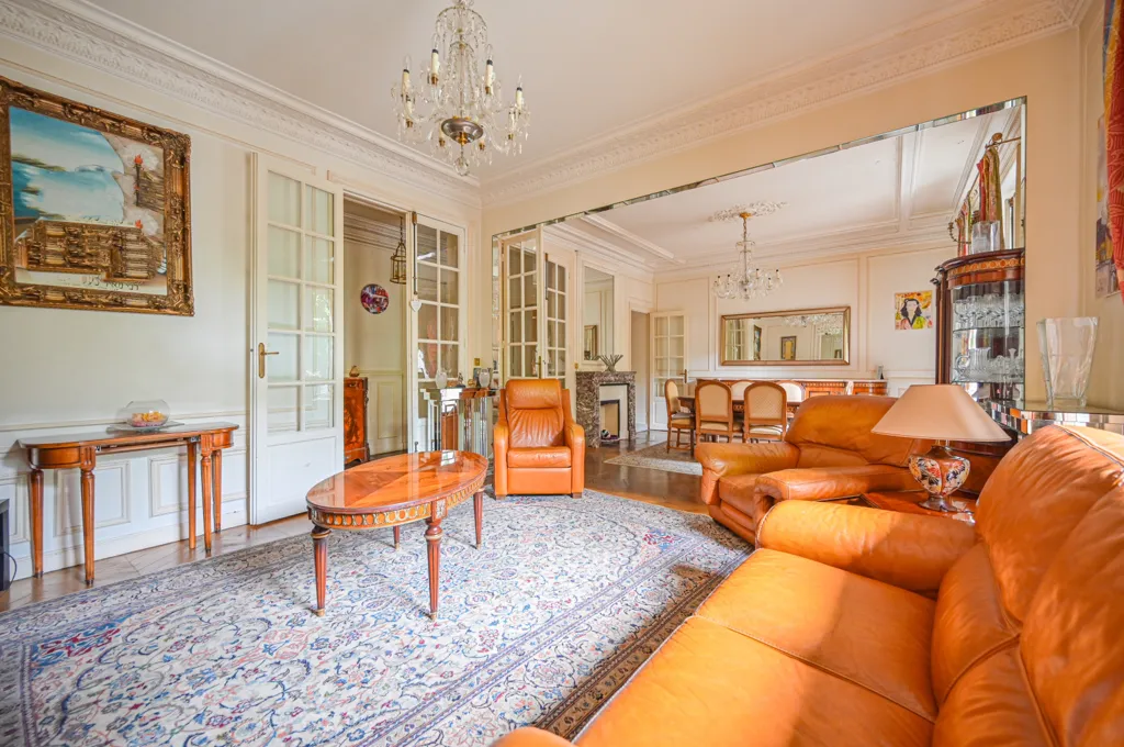 Séjour - Appartement Haussmannien avec Balcon Sud à Paris 11ème