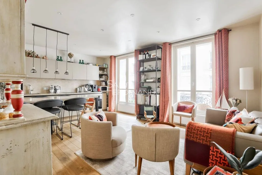 Séjour - Appartement Meublé avec Vue sur la Ville à Paris