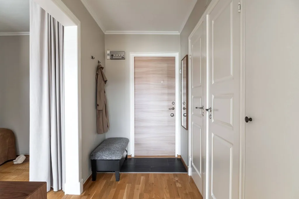Entrée - Bright Studio Flat with Balcony near University
