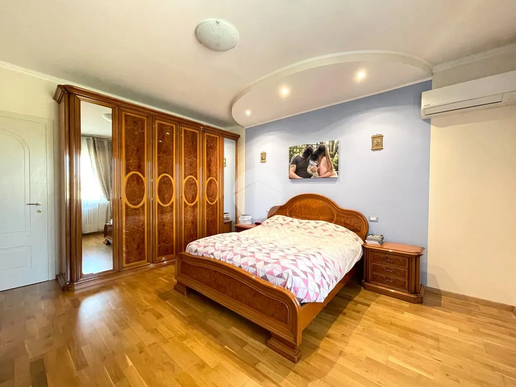 Chambres - Renovated Apartment with Mountain View in Brescia