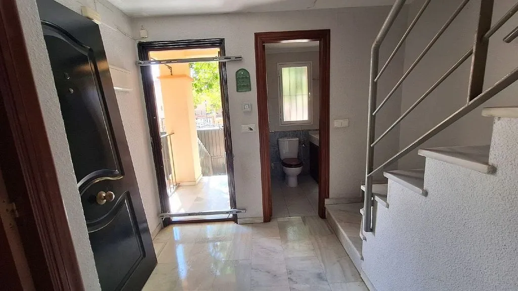 hallway_entrance