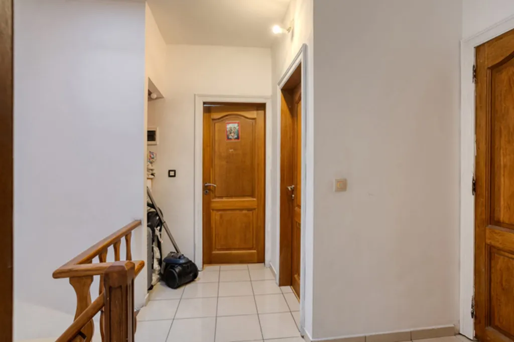 hallway_entrance