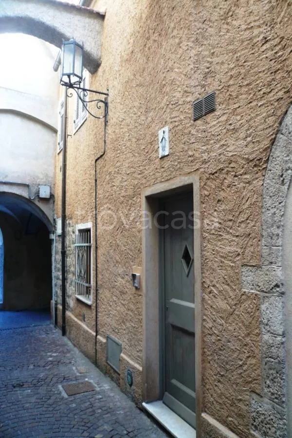 Aed - Rented Seafront Apartment in Noli