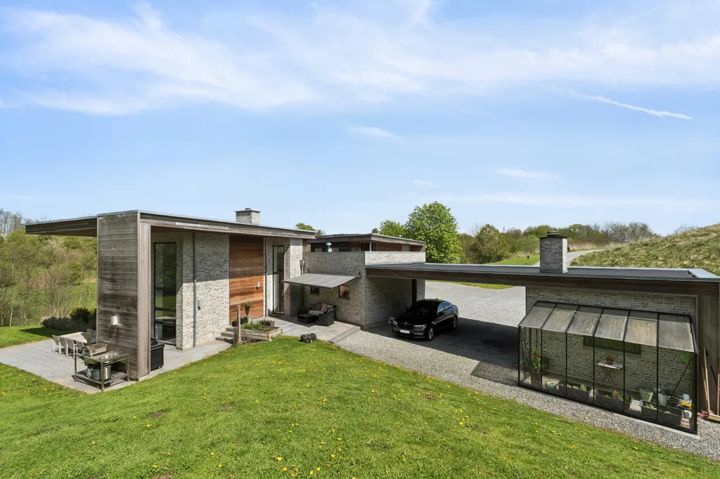 Extérieur - Modern House with Stringent Architecture in Stouby