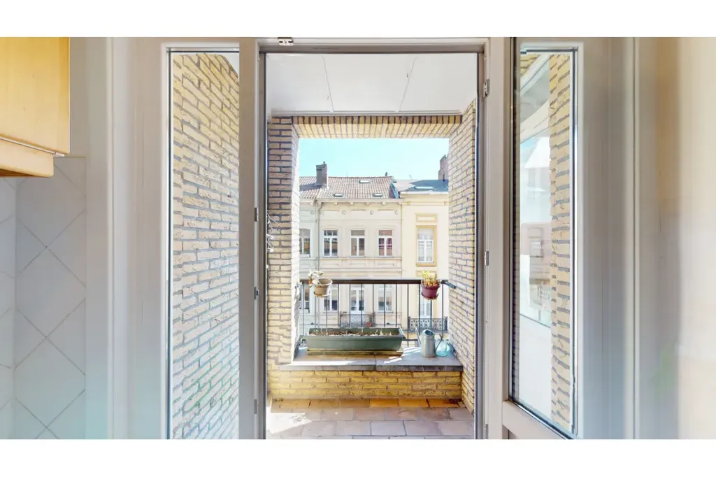 Balcony - Apartment with Terrace near Place du Châtelain, Ixelles