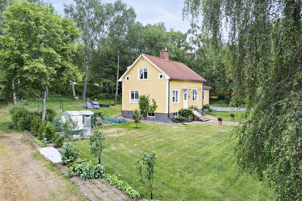Õhuvaade - Charming Villa with Garden in Norrhult