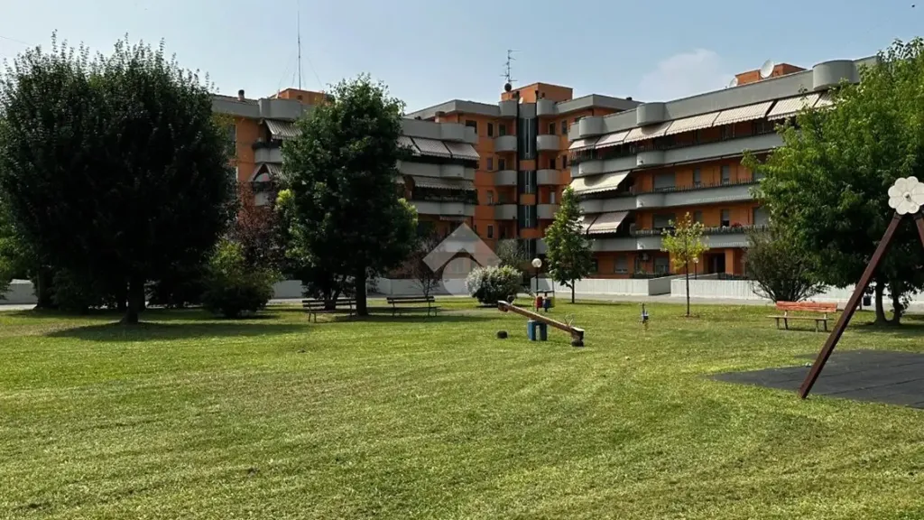 Jardin - Studio Flat with Balcony in Bussero