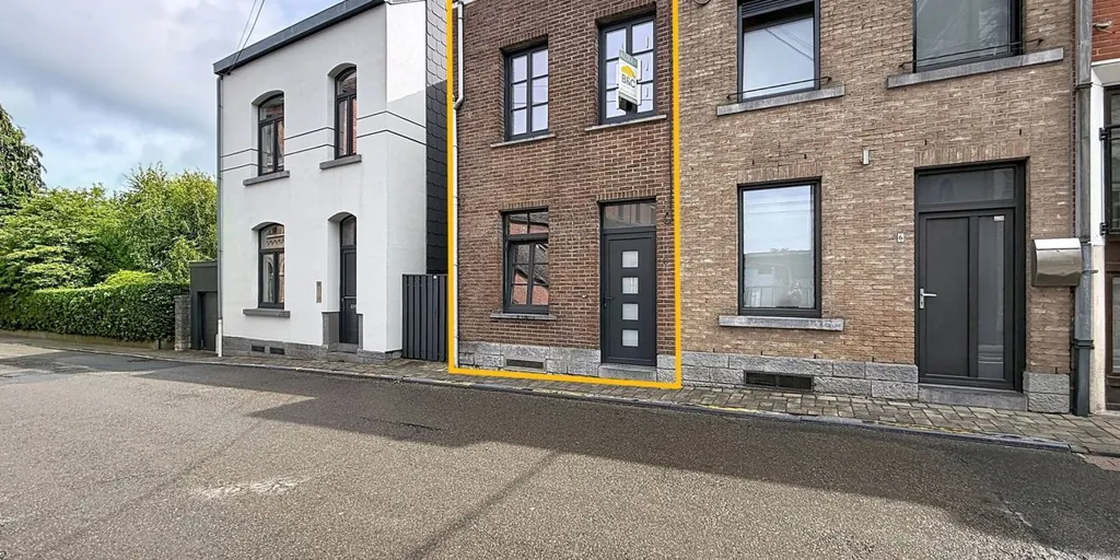 Extérieur - Rijwoning Centrale avec Pellet à Ciney