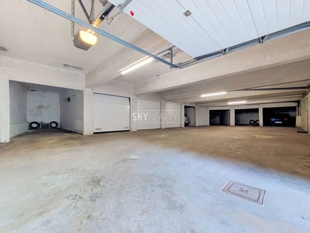 Garage - Penthouse 3 Façades avec Cave et Garage derrière le Bois de la Cambre