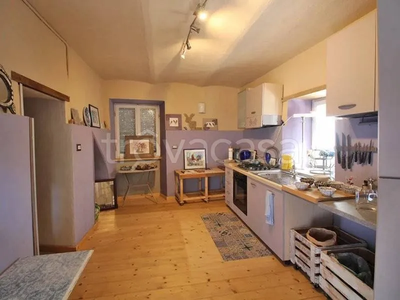 Cucina - Villa with Panoramic Garden in Dogliani Castello