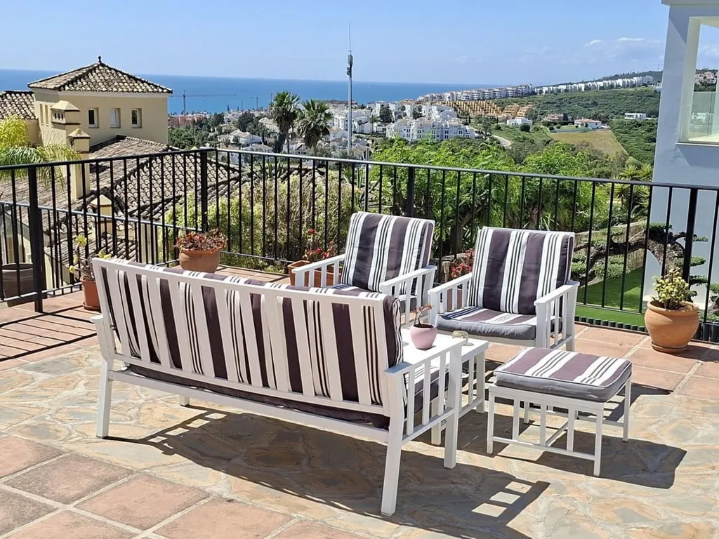 Terrasse - Townhouse with Pool in La Duquesa, Manilva