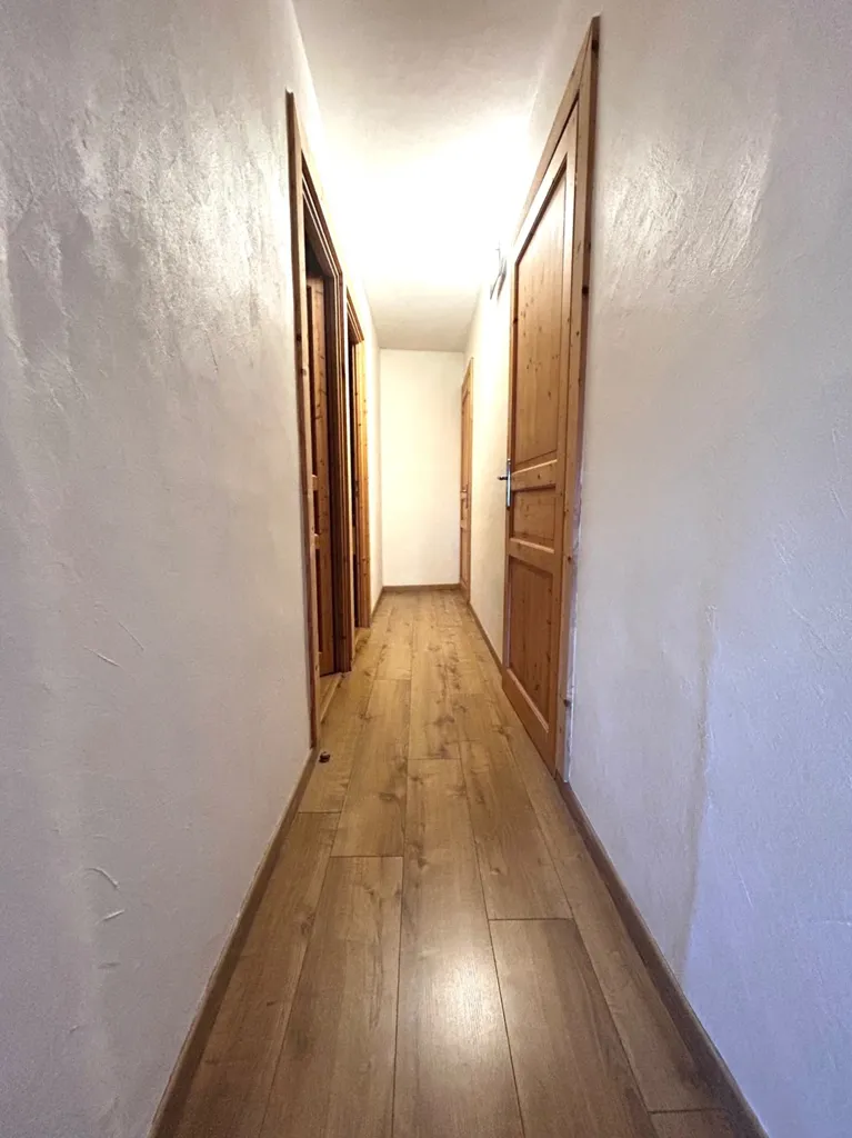 Hallway - 5-Piece House with Garden in Village Setting