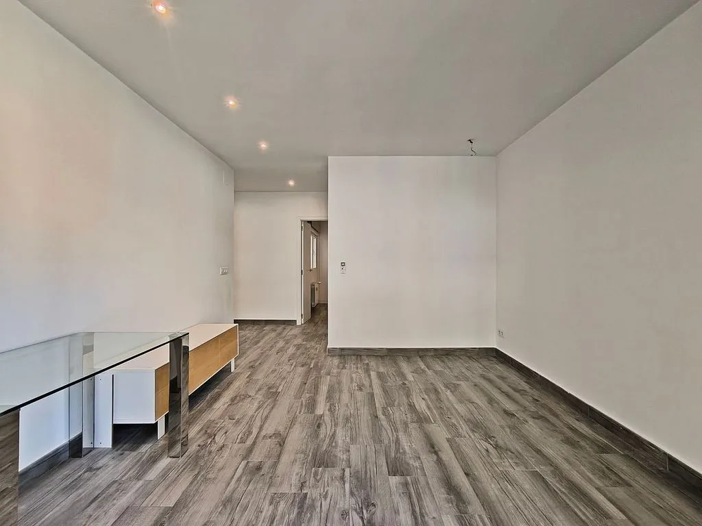 Rooms - Modernised Flat with East View in Chamartín