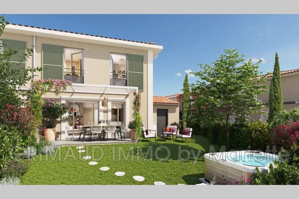 Aed - Luxury Villa with Open-Plan Kitchen in Cogolin