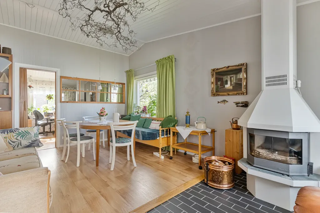 Séjour - Renovated House with Garden in Vargön