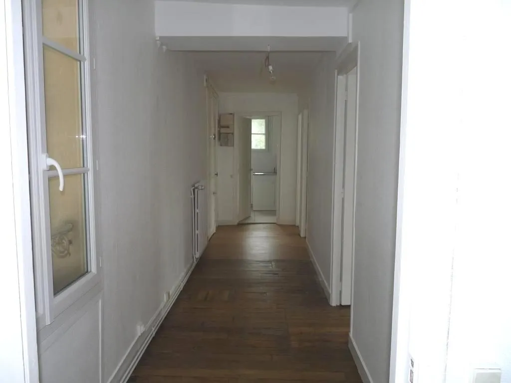 Entrée - Appartement de 3 Pièces au Centre de Louveciennes