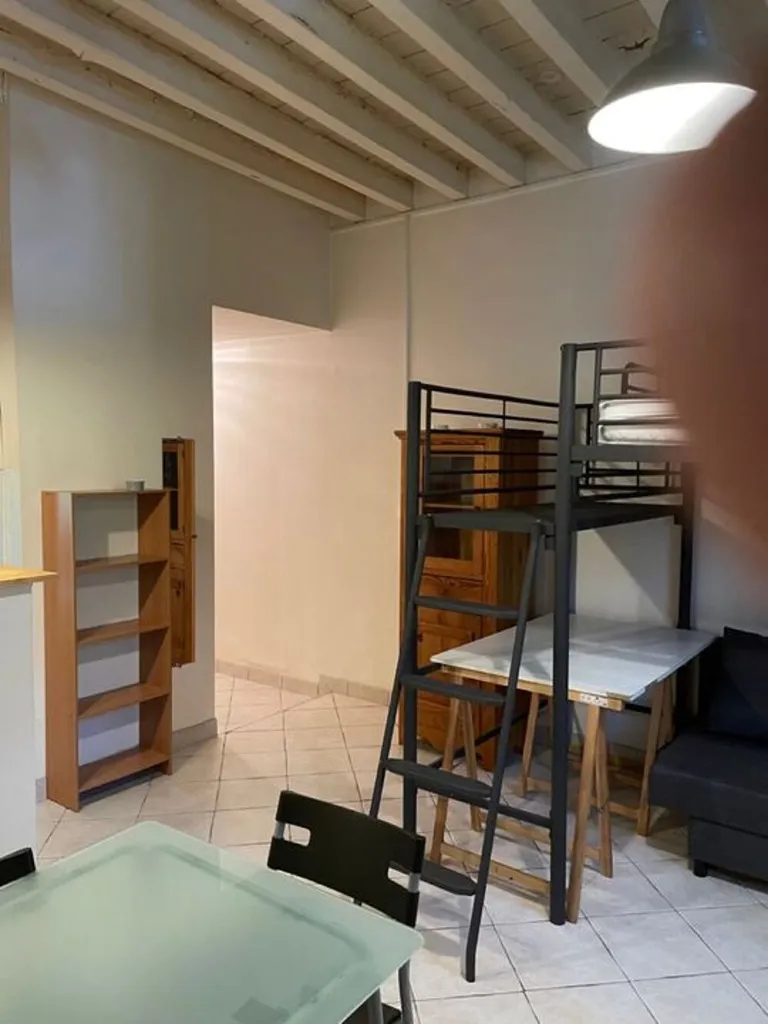 Soggiorno - Studio with Parking in Écully