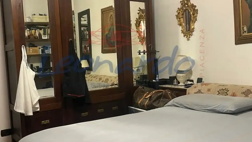 Chambres - Apartment with Balcony in Piacenza
