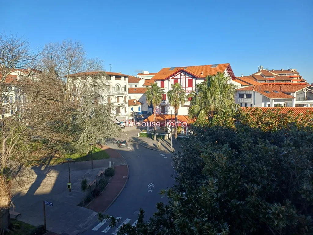 Appartement Lumineux avec Balcon à Hendaye
