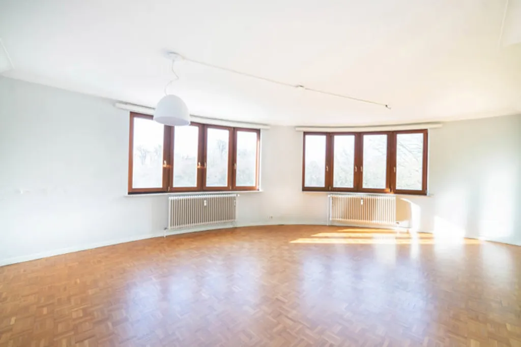 Living Room - 2-Bedroom Apartment with Park View in Forest