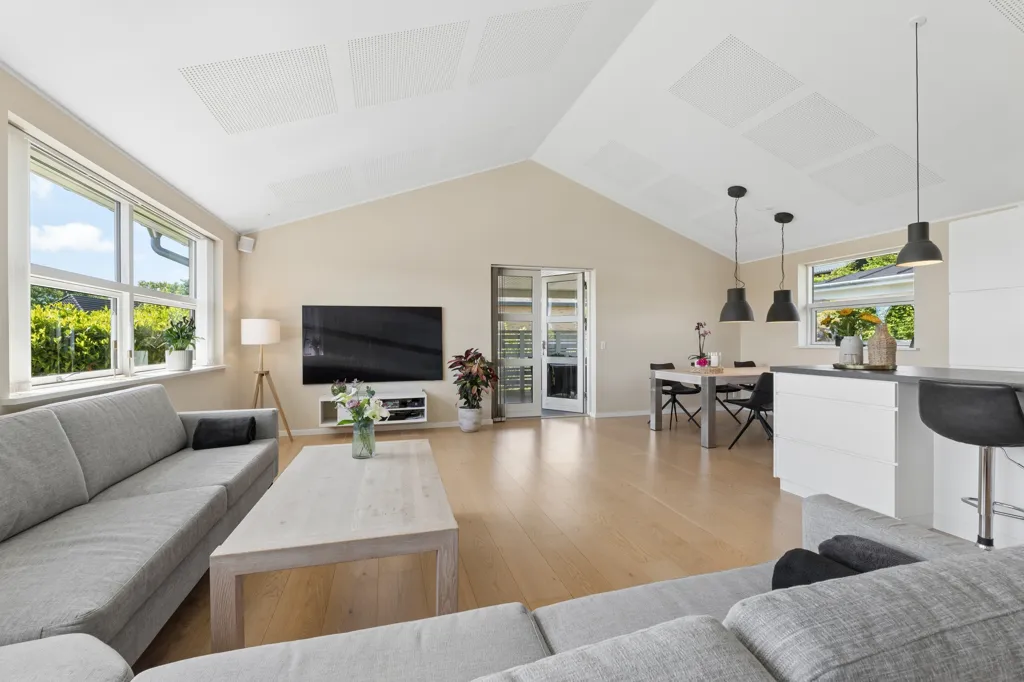 Elutuba - Renovated Villa with City View in Vejby