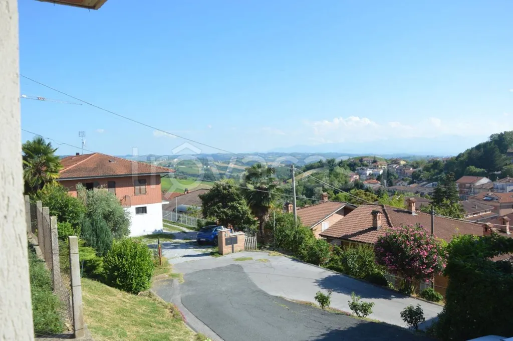 Balcon - New Villa with Panoramic View in Monforte d'Alba