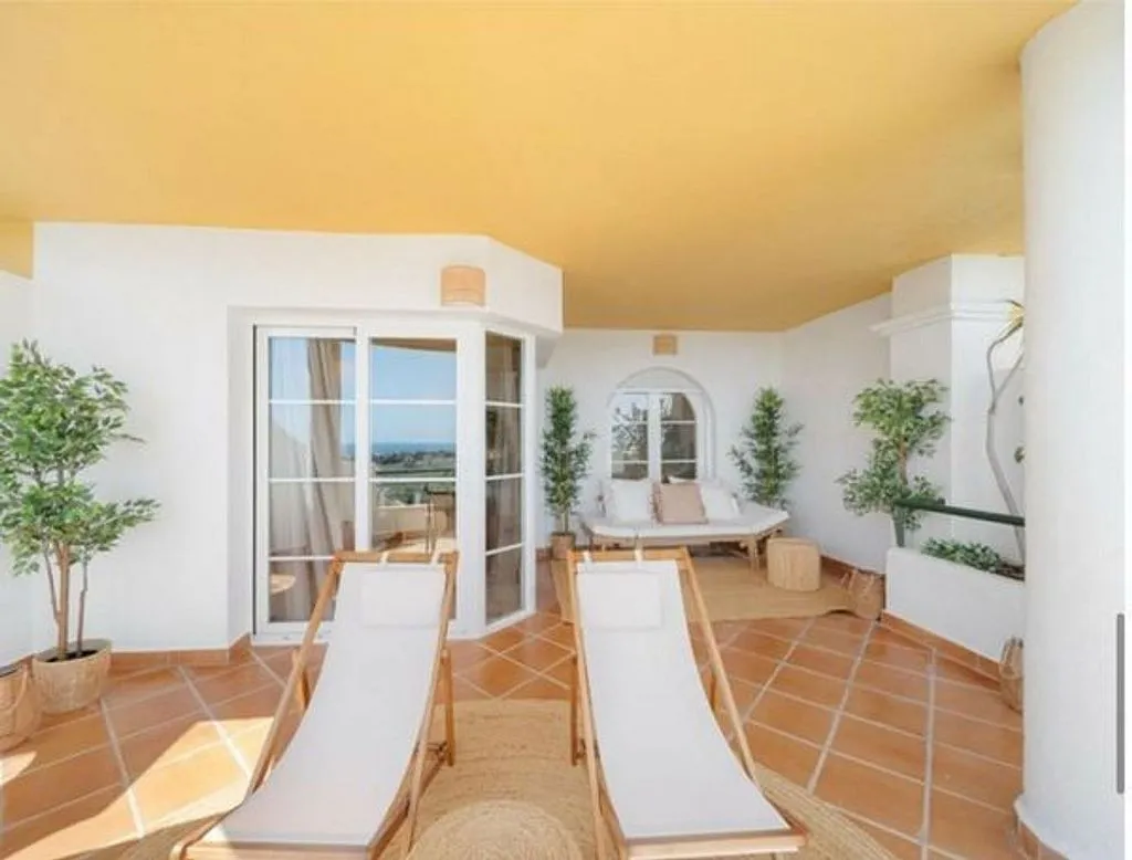 Terrasse - Apartment with Pool in Nueva Andalucía Centre