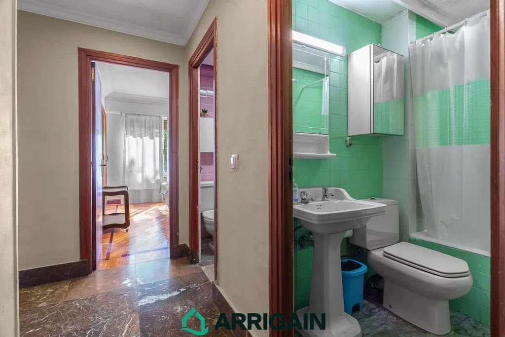 Vannitoad - 5-Bedroom Flat with River Views in San Sebastián
