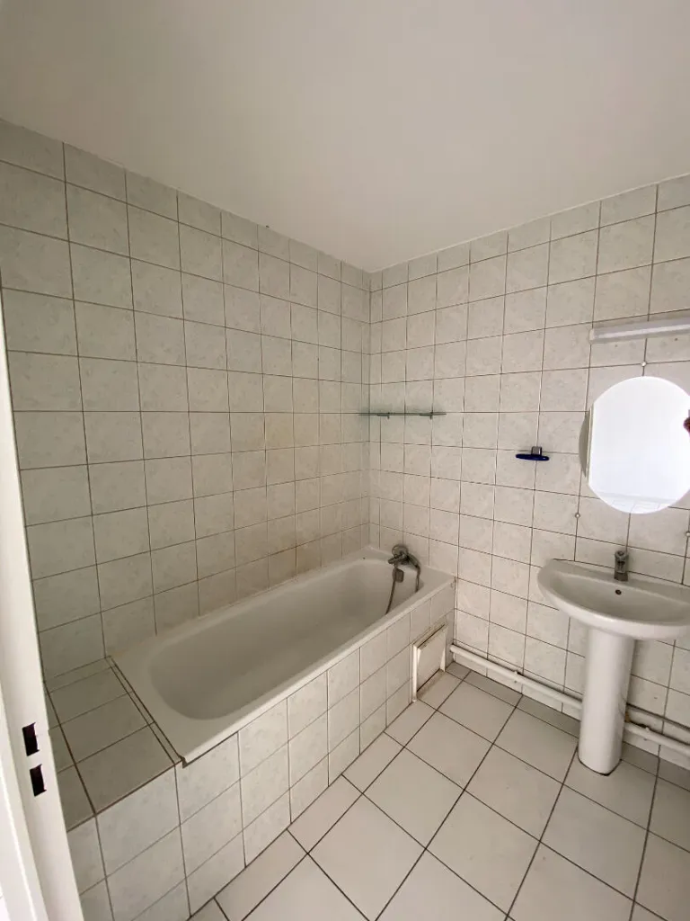 Salles de bain - Appartement T2 avec Varangue à Saint-Denis