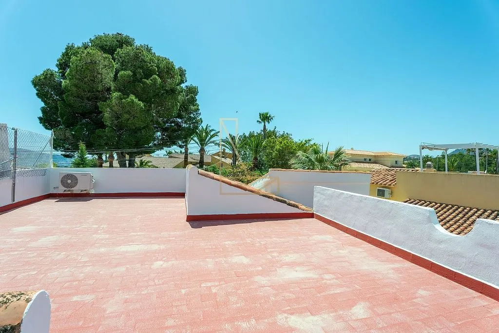 Terrass - Renovated Semi-Detached Villa with Garden in La Nucía