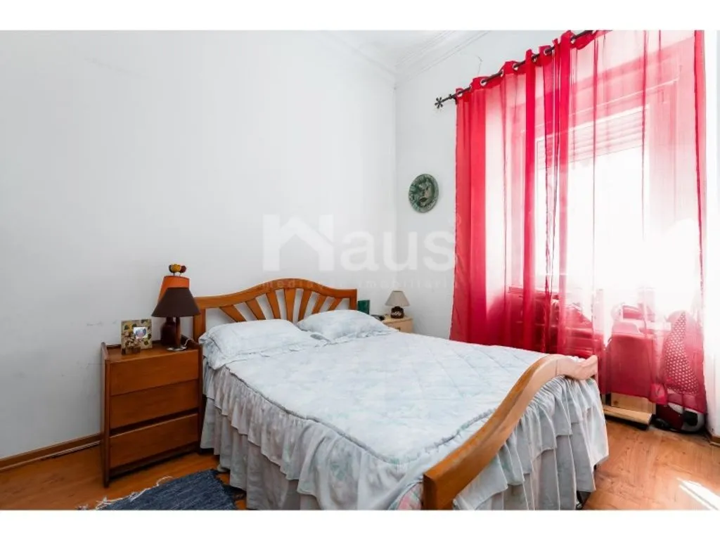 Magamistoad - Century-Old Apartment Complex in Seixal