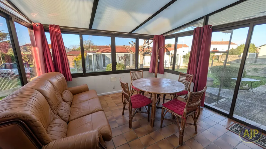 Terrace - Charming House with Terrace in L'Aiguillon Sur Mer